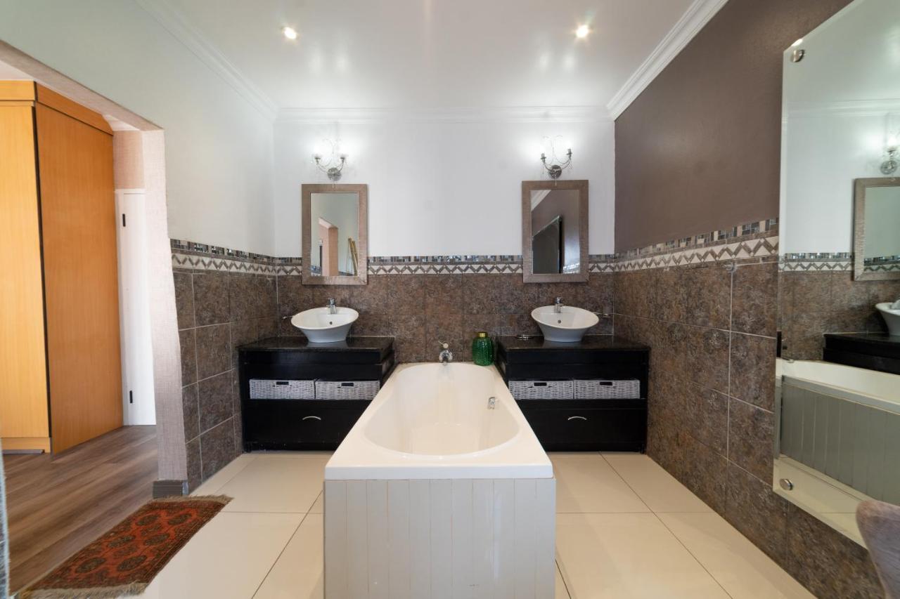 Luxury Boutique Home In Kyalami Midrand Eksteriør billede